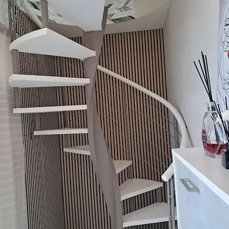 Piccolo Comfort E Stile Lägenhet *